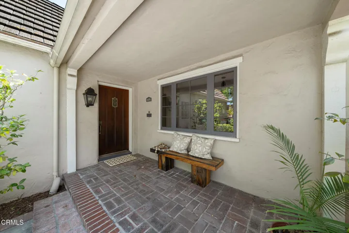 2.1 - DSC06348 porch