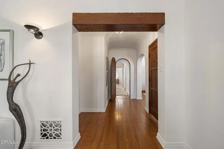 6 - DSC06429 Hall