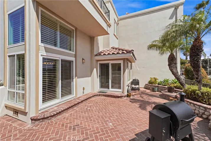 Large Wrap Around Patio