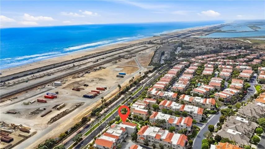 6051 Broadstone Circle, Huntington Beach, California 92648