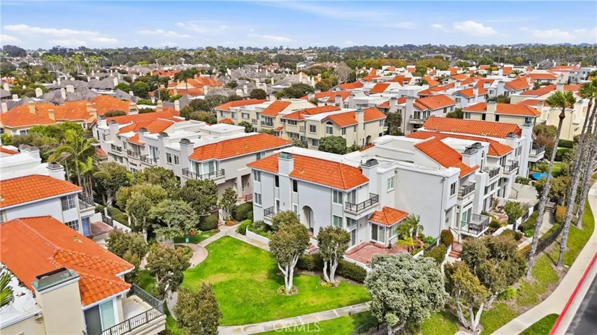6051 Broadstone Circle, Huntington Beach, California 92648
