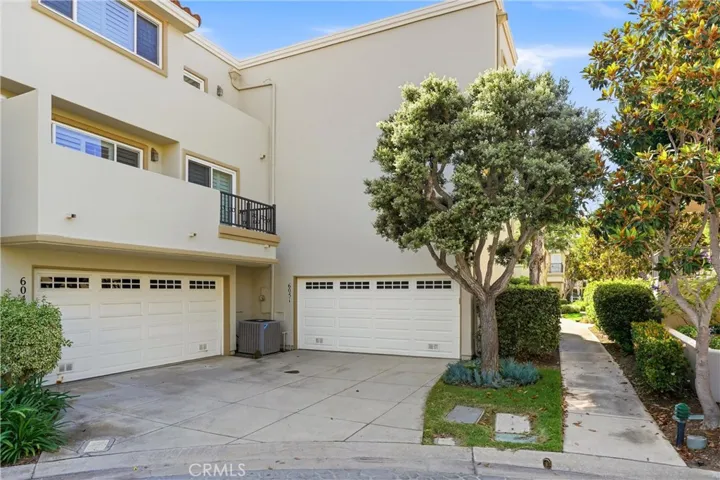6051 Broadstone Circle, Huntington Beach, California 92648