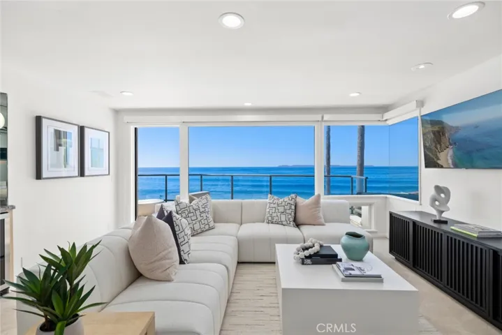 921 Gaviota Drive, Laguna Beach, California 92651