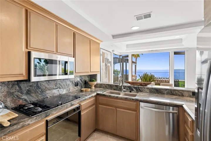 921 Gaviota Drive, Laguna Beach, California 92651