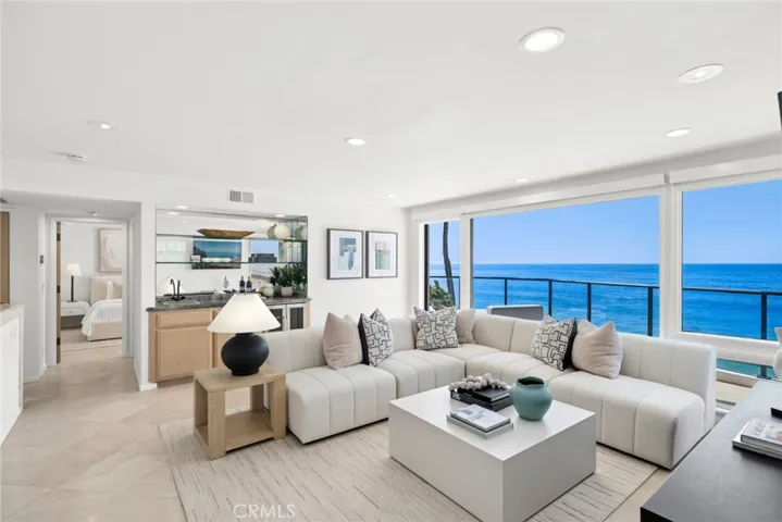 921 Gaviota Drive, Laguna Beach, California 92651