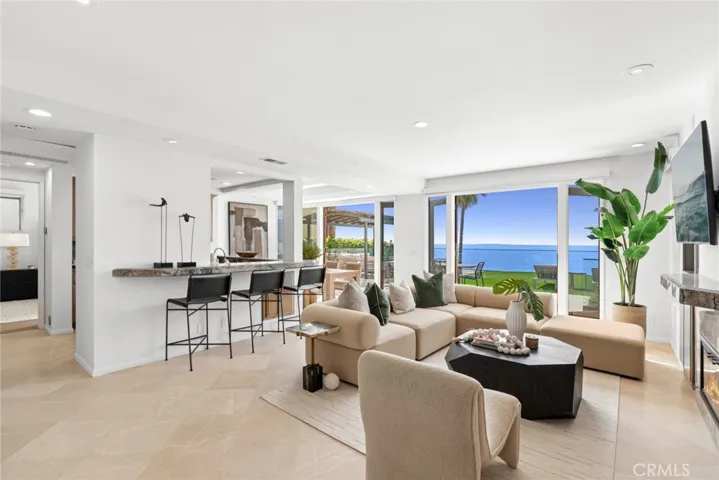 921 Gaviota Drive, Laguna Beach, California 92651