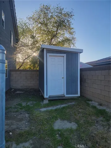 43650 Castle Circle, Lancaster, California 93535