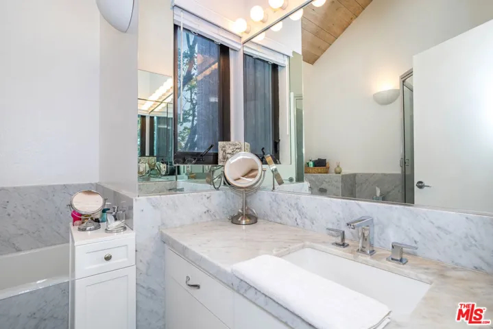 802 Washington Avenue, Santa Monica, California 90403