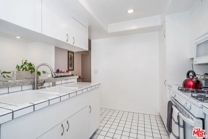 802 Washington Avenue, Santa Monica, California 90403