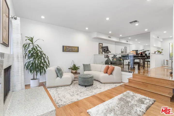 802 Washington Avenue, Santa Monica, California 90403