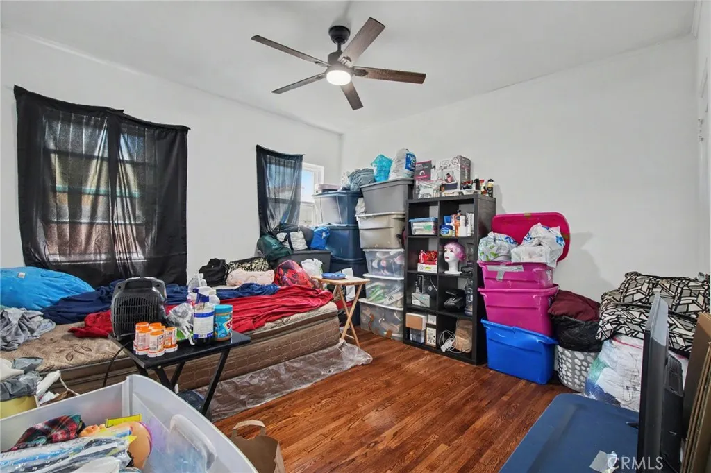 1425 bedroom