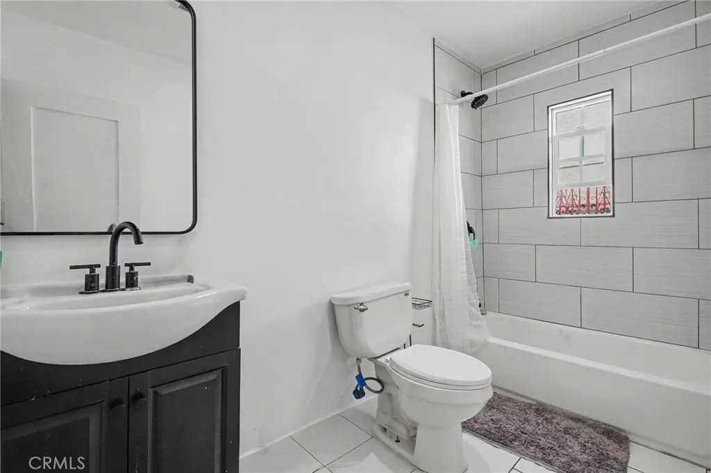 1423 bathroom