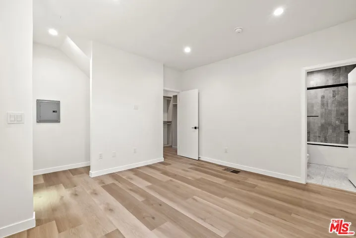 1305 Lucile Avenue 1, Los Angeles, California 90026