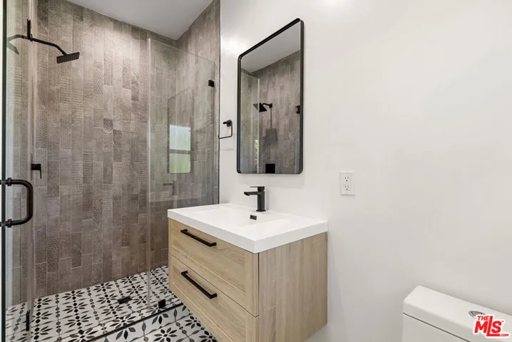 1305 Lucile Avenue 2, Los Angeles, California 90026
