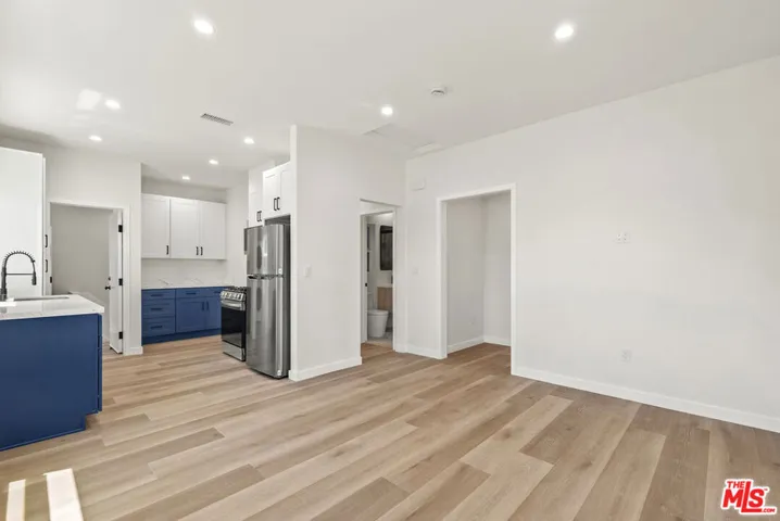 1305 Lucile Avenue 2, Los Angeles, California 90026