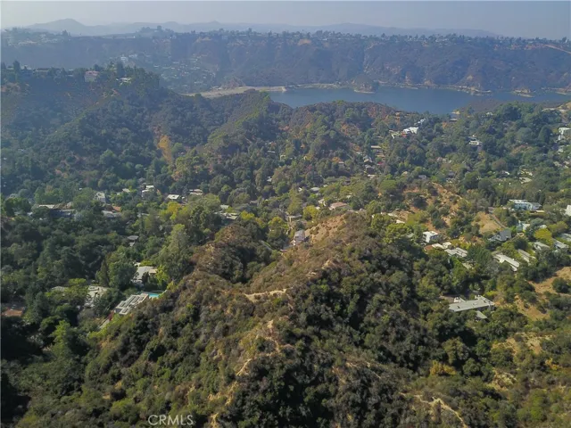 10331 W Tupelo Lane, Los Angeles, California 90077