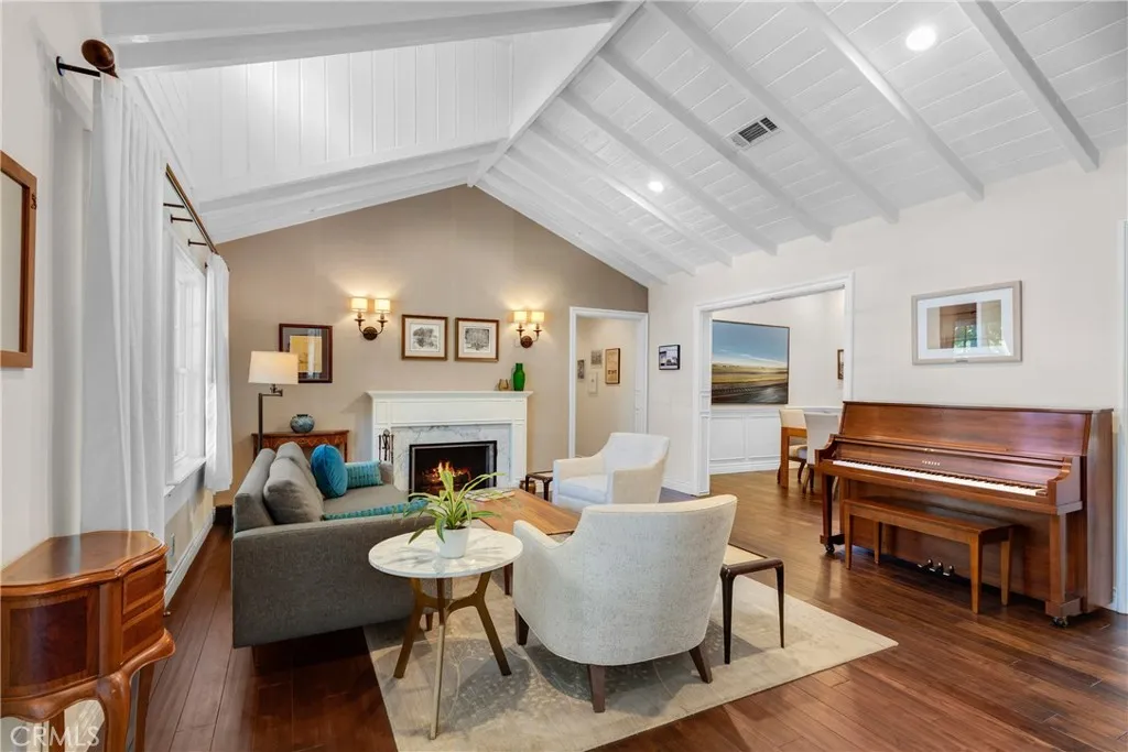 11156 Valley Spring Lane, Studio City, California 91602 — photo 4