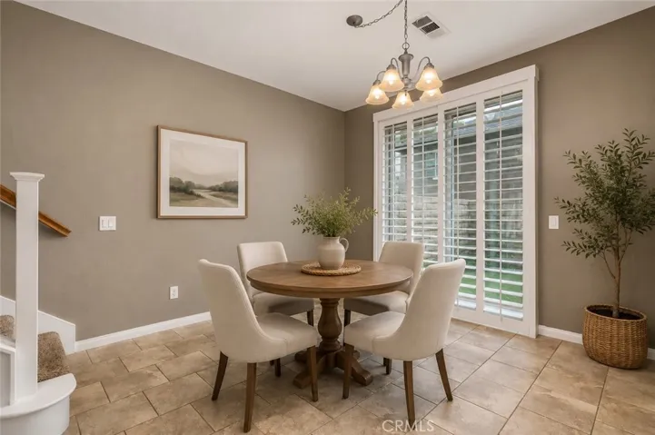 Dining area- Virtually staged, AI