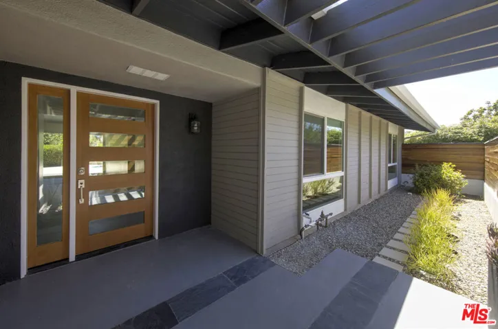 22427 De Kalb Drive, Calabasas, California 91302