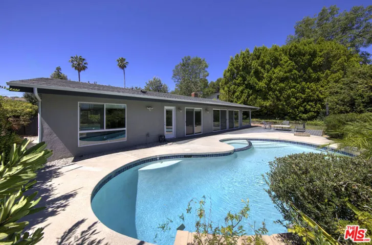 22427 De Kalb Drive, Calabasas, California 91302