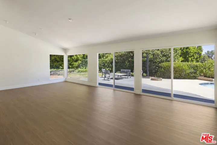 22427 De Kalb Drive, Calabasas, California 91302
