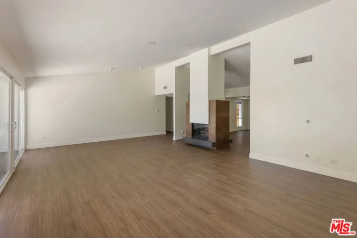 22427 De Kalb Drive, Calabasas, California 91302