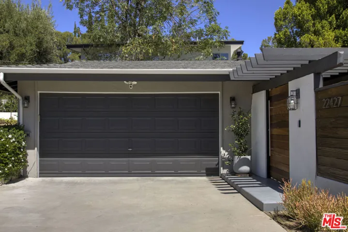 22427 De Kalb Drive, Calabasas, California 91302