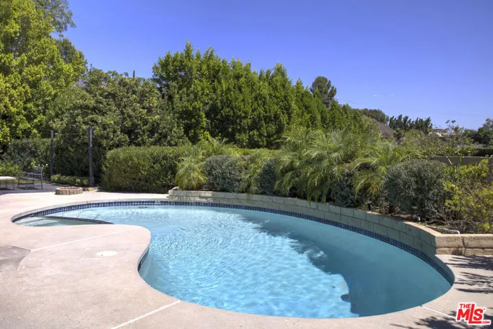 22427 De Kalb Drive, Calabasas, California 91302