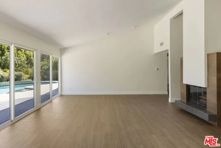 22427 De Kalb Drive, Calabasas, California 91302