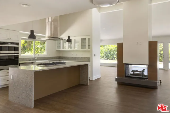 22427 De Kalb Drive, Calabasas, California 91302