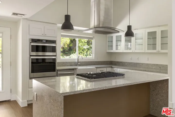 22427 De Kalb Drive, Calabasas, California 91302