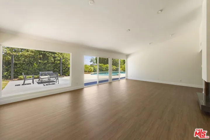 22427 De Kalb Drive, Calabasas, California 91302