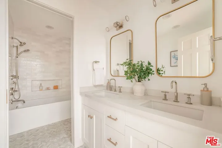 1322 Avenida De Cortez, Los Angeles, California 90272
