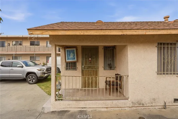 725 E 1/2 40th Pl - Front Exterior