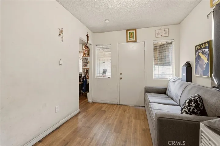 725 E 1/2 40th Pl - Living Room