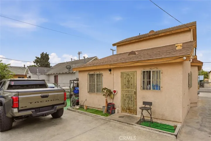 725 E 40th Pl - Back Exterior
