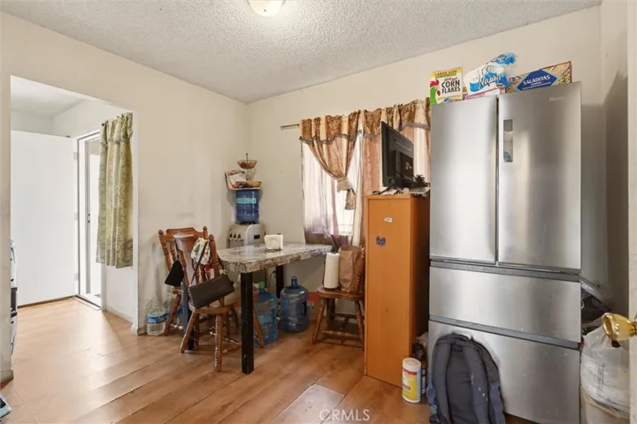 727 E 1/2 40th Pl - Eating Area