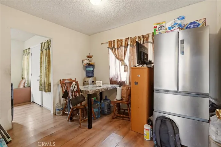 727 E 1/2 40th Pl - Eating Area