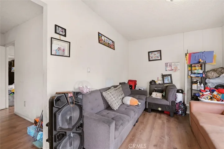 727 E 1/2 40th Pl - Living Room