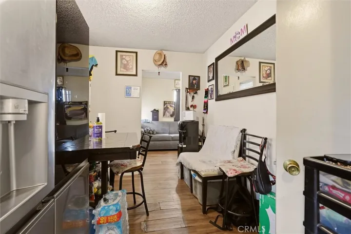 725 E 1/2 40th Pl  - Eating Area