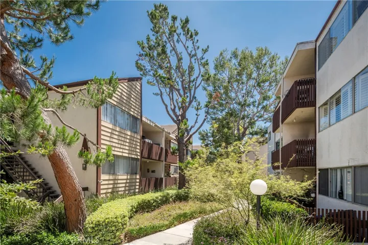 6000 Canterbury Drive D113, Culver City, California 90230