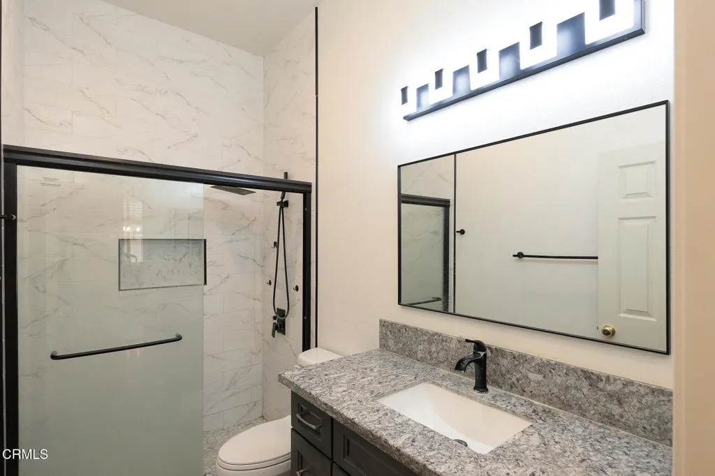 652 Teresa St-17