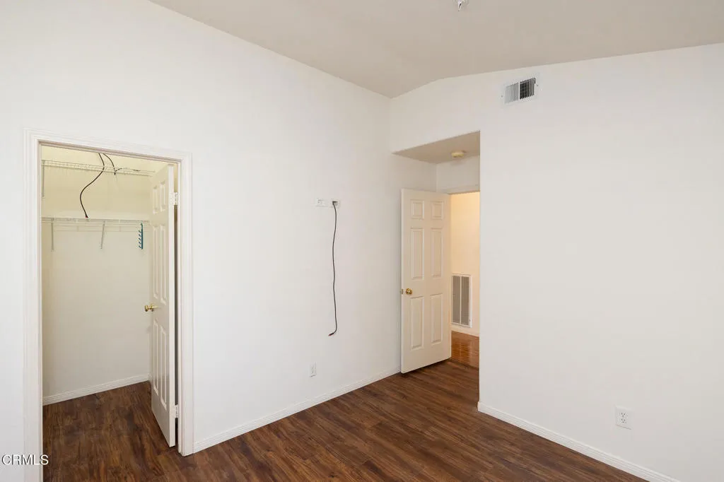 652 Teresa St-19