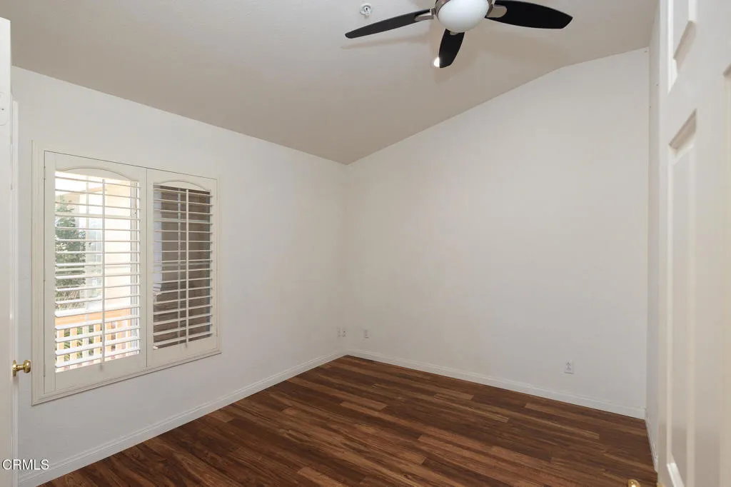 652 Teresa St-15
