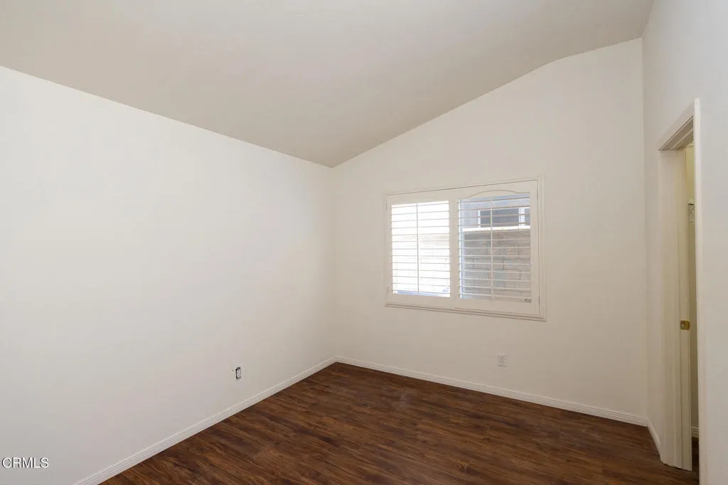 652 Teresa St-18