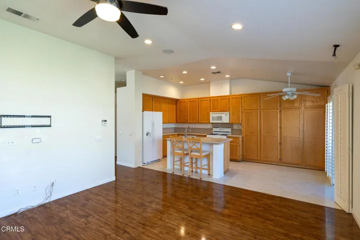 652 Teresa St-10