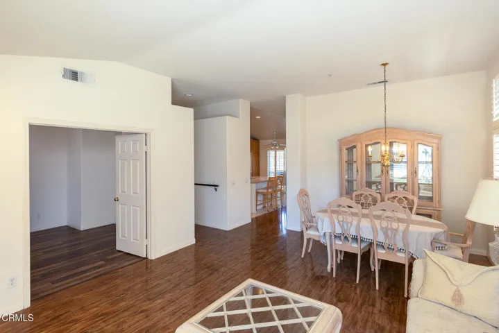 652 Teresa St-2