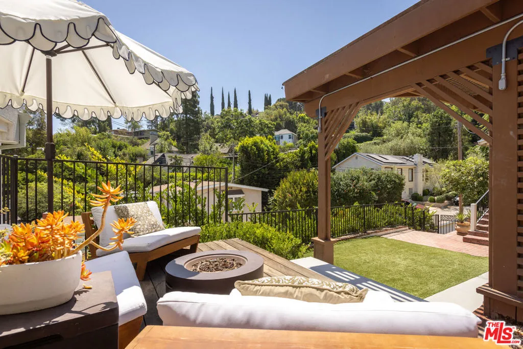 4069 Murietta Avenue, Sherman Oaks, California 91423 — photo 4