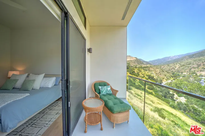 6208 Tapia Drive B, Malibu, California 90265