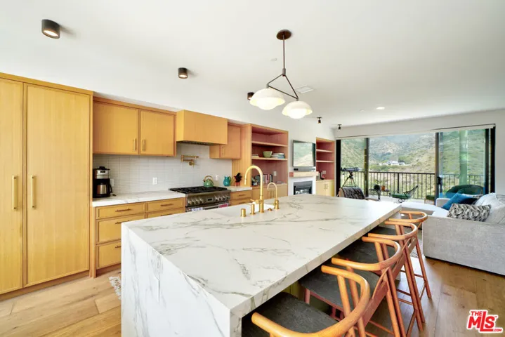 6208 Tapia Drive B, Malibu, California 90265